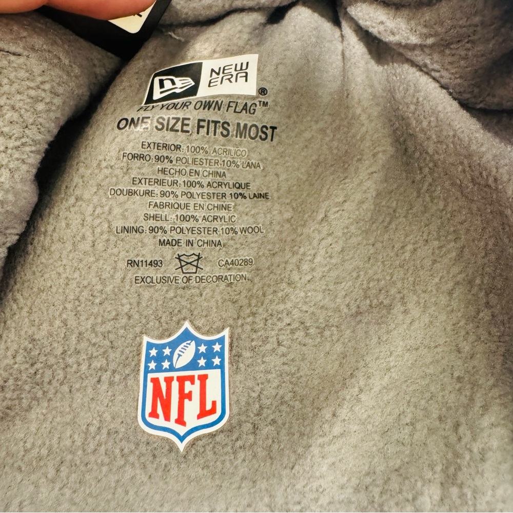 NFL New York Giants Pom Knit Beanie - Picture 4 of 5